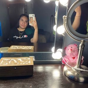 Meet your Posher, Vanessa